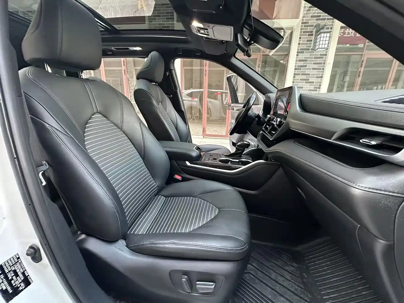 Toyota Crown Kluger 2021 2.5L HEV 4WD Luxury фото 8
