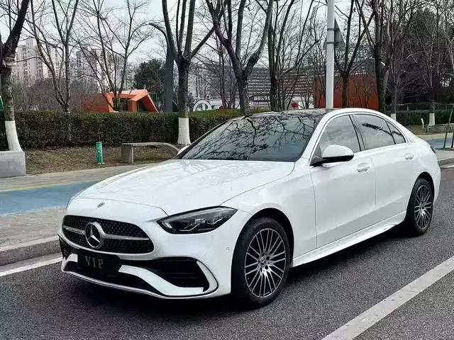 Mercedes-Benz C-Class 2024