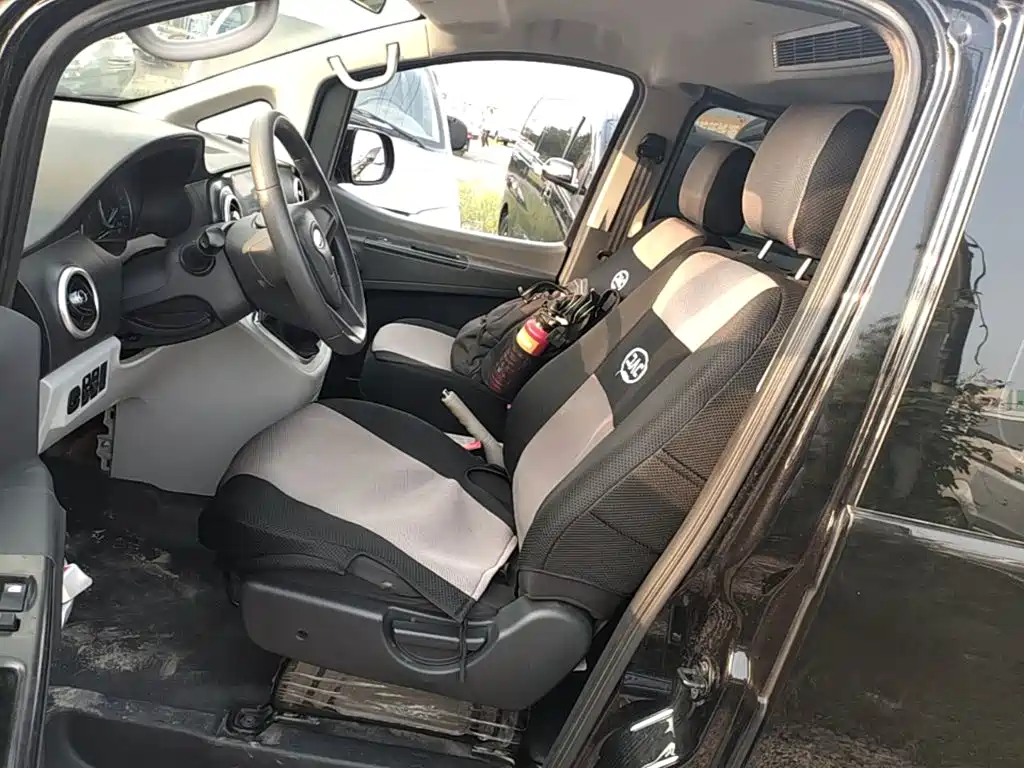JAC Refine M3 2023 2022 PLUS IKEA Edition 1.8L Comfort Model