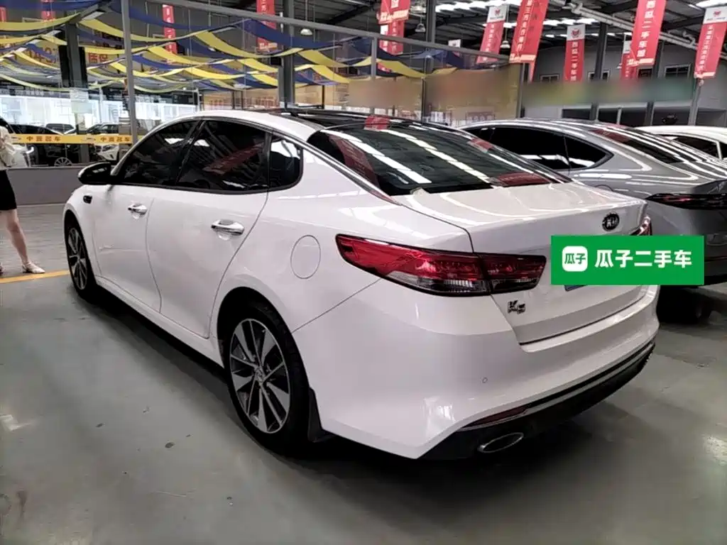 KIA K5