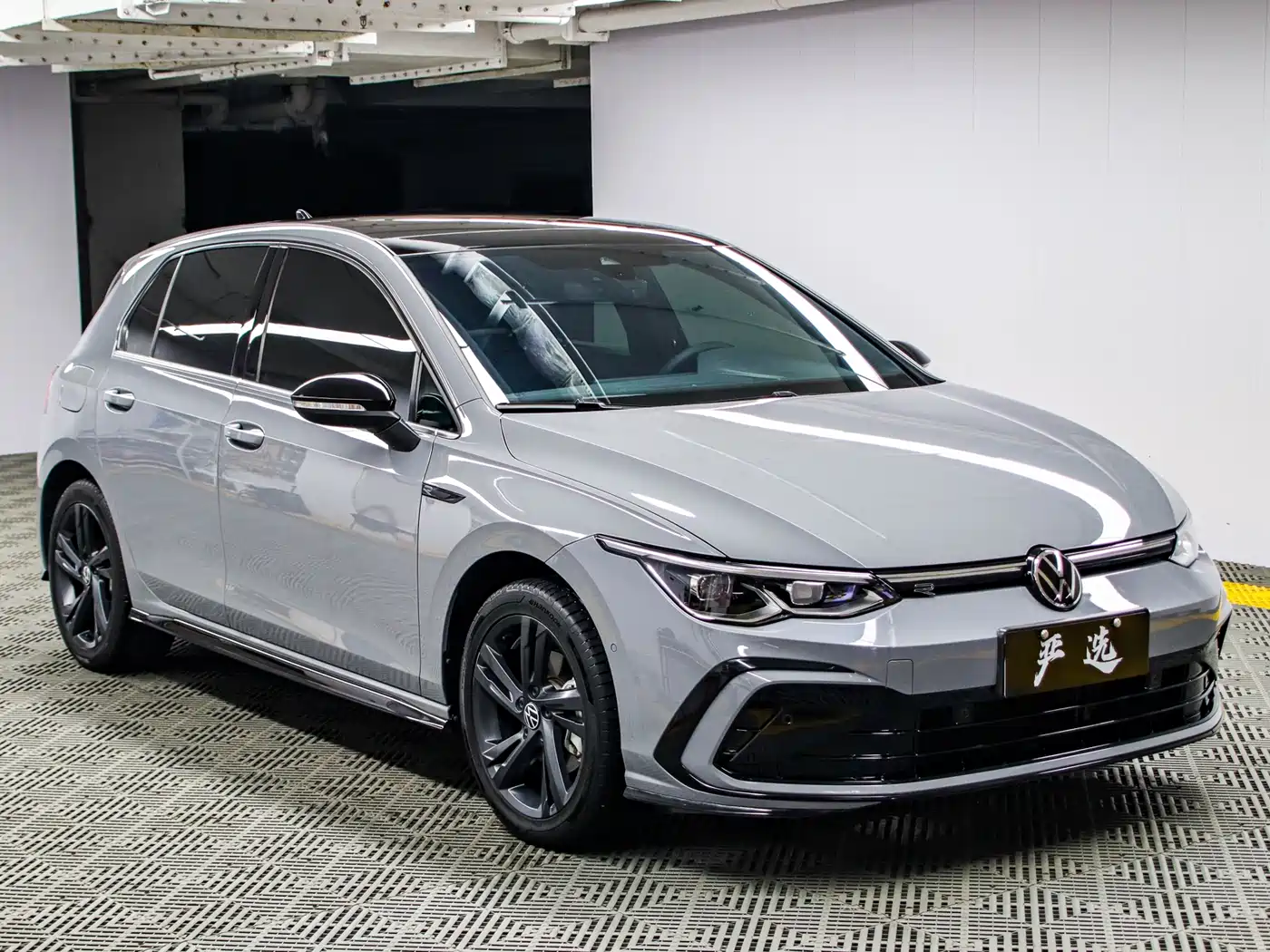 Volkswagen Golf 2023 Model 280TSI DSG R-Line фото 3