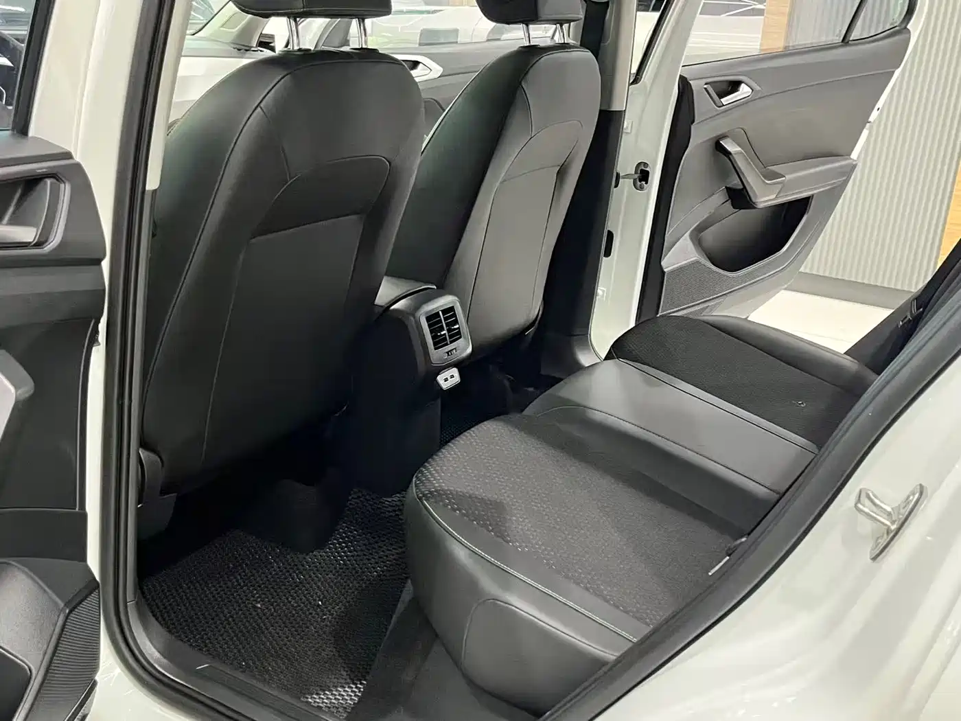 VOLKSWAGEN EXPLORING THE SHADOW