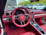 Photo 17 - Porsche 718