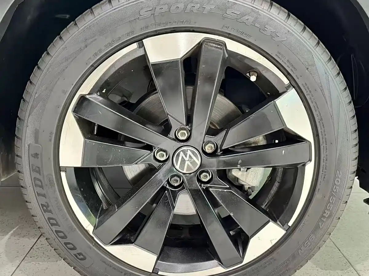 VOLKSWAGEN EXPLORING THE SHADOW