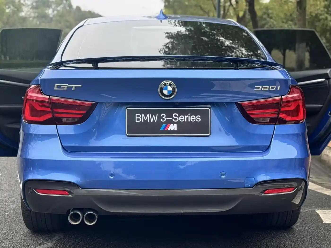 BMW 3 Series GT 2019 320i M Sport Black Night Edition фото 8