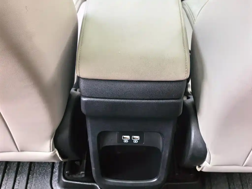 BYD Yuan UP 2024 401KM Surpass Edition фото 11