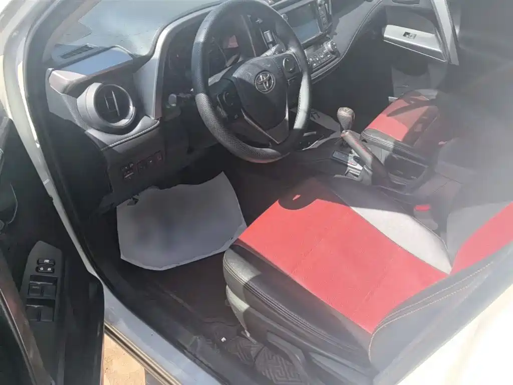 Toyota RAV4 Rongfang 2018 2.0L CVT 2WD Trend X Edition фото 16