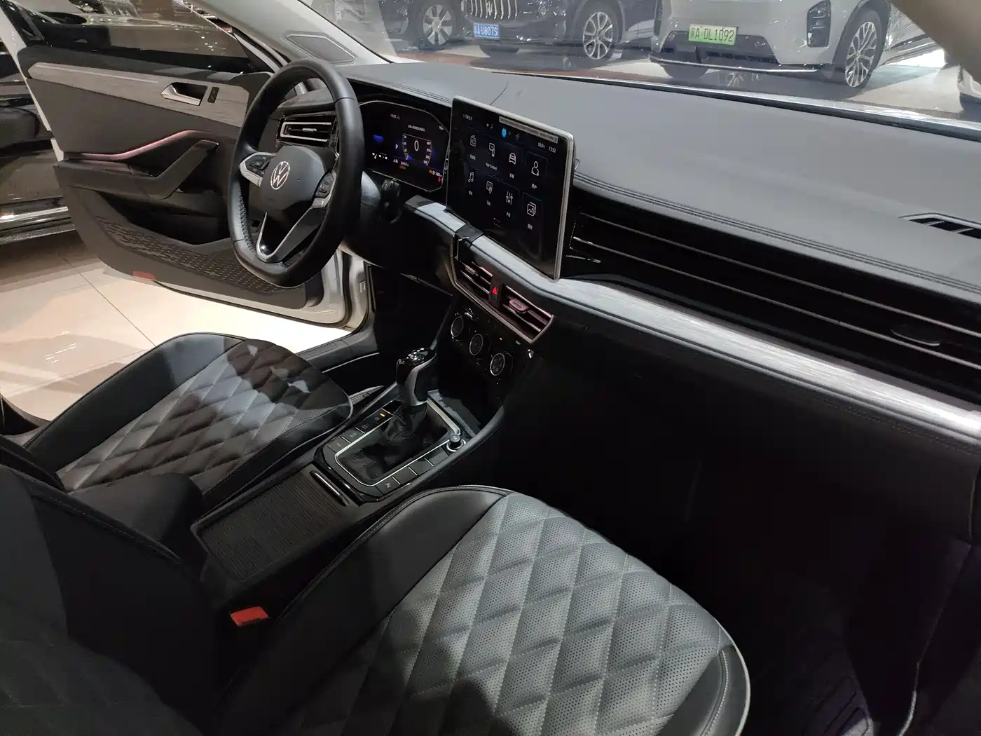 Volkswagen Sagitar 2024 300TSI DSG Surpass Edition фото 9