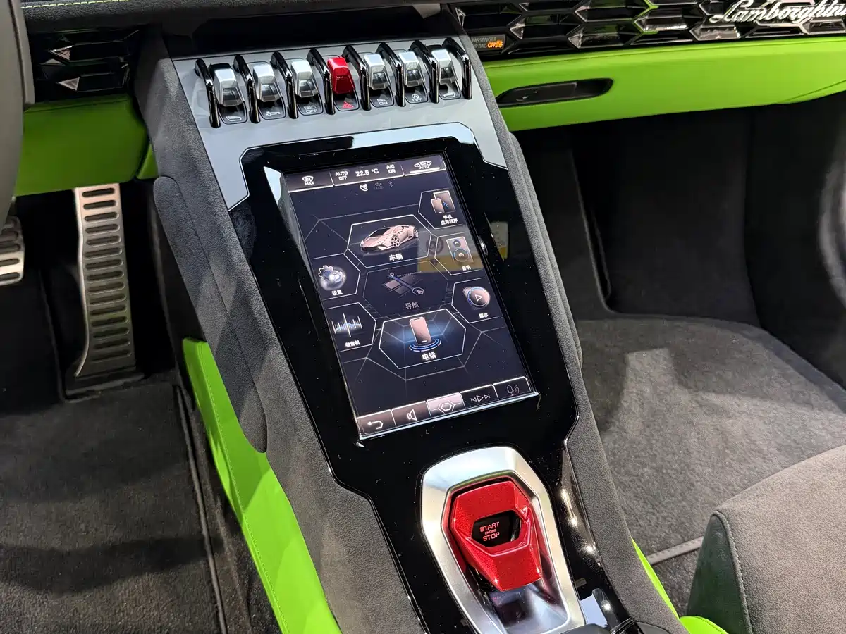 LAMBORGHINI HURACÁN