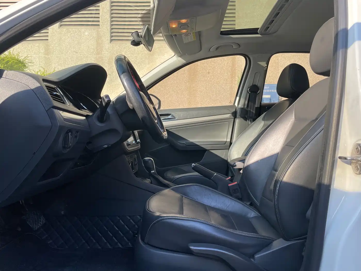 Volkswagen Lavida 2015 230TSI DSG Comfort Edition фото 4