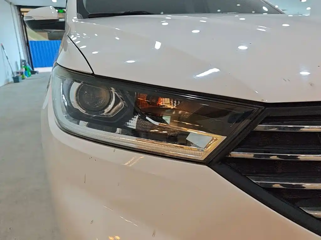 Фото 9 - Baojun 360