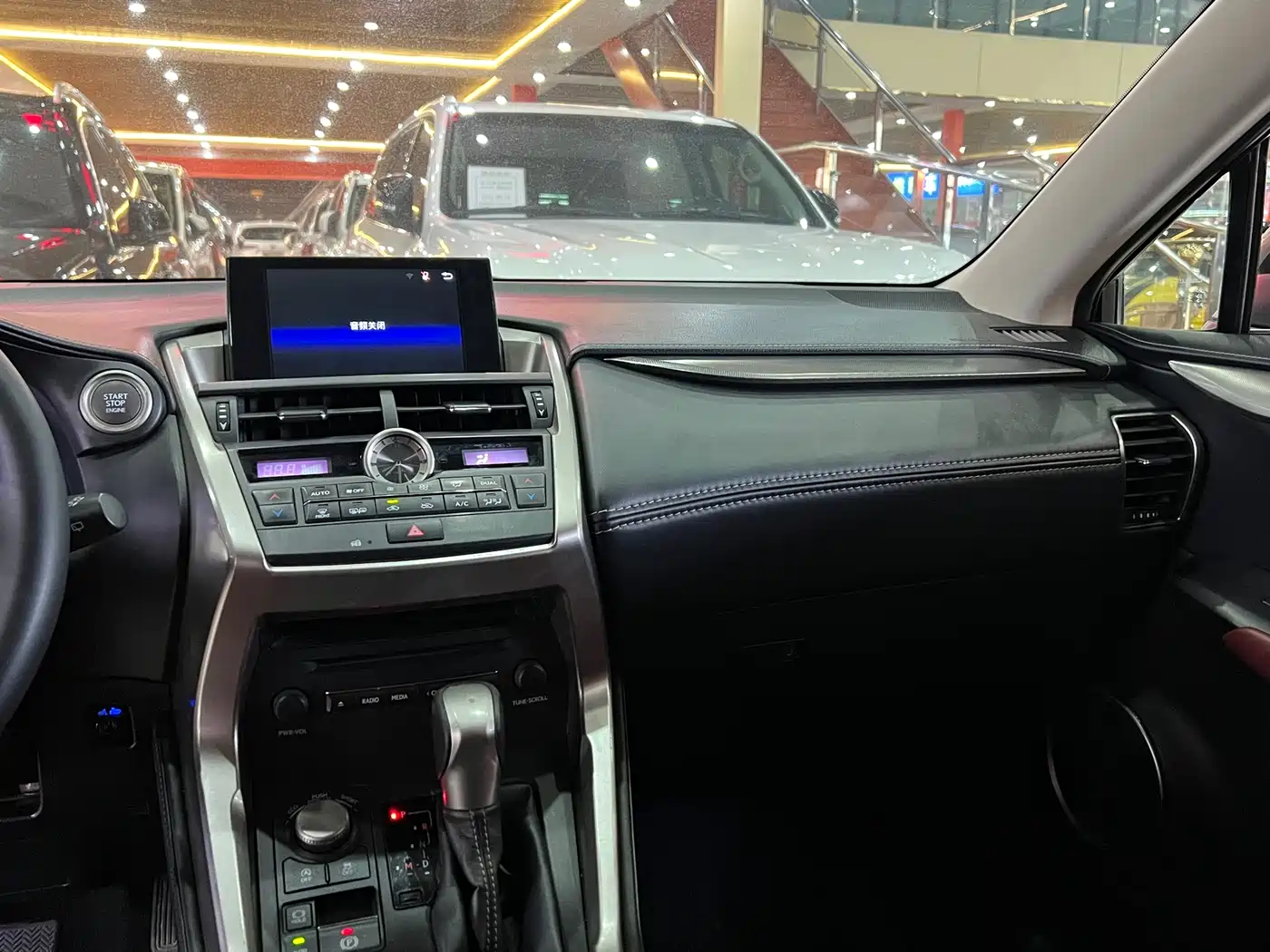 Lexus NX 2015 200t AWD F Sport фото 12