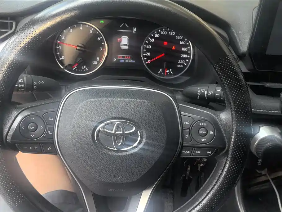 Toyota RAV4 Rongfang 2023 2.0L CVT 2WD Urban Edition фото 15