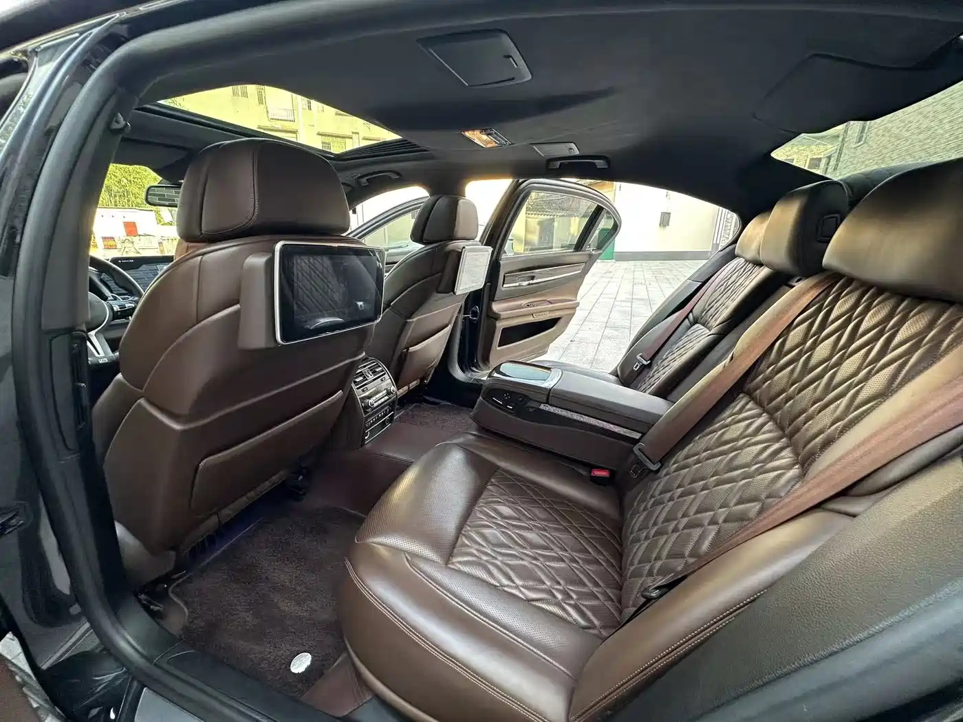 BMW 7 Series 2011 730Li Elegance фото 8