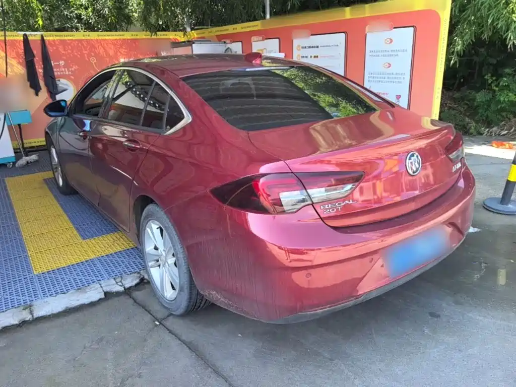 Photo 5 - Buick Regal
