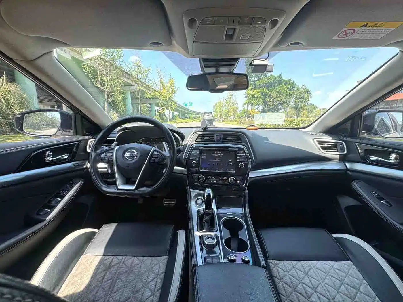 Nissan Cima 2016 2016 2.5L XV Ultimate Edition