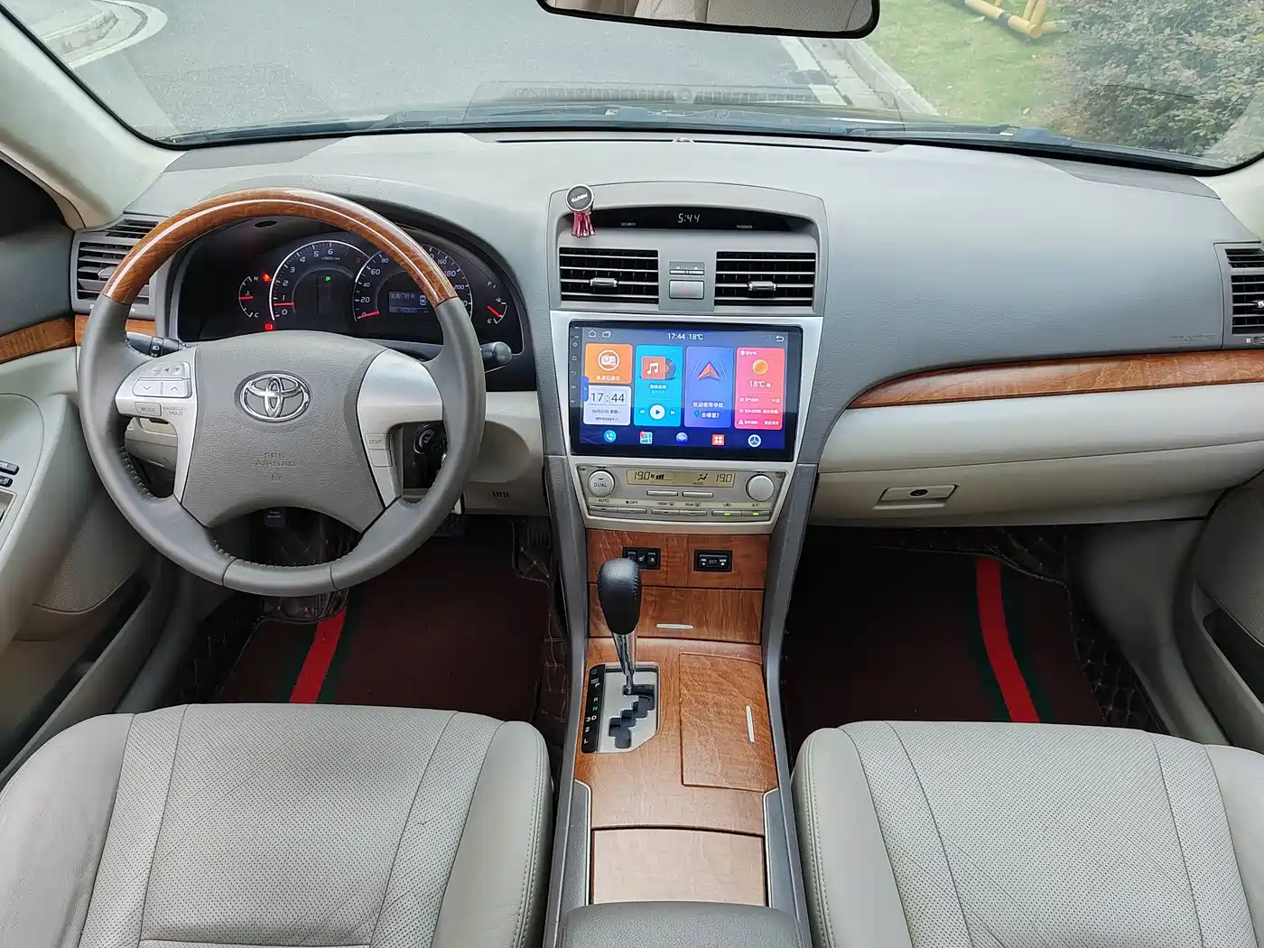 Toyota Camry 2011 200G Luxury Anniversary Edition фото 7