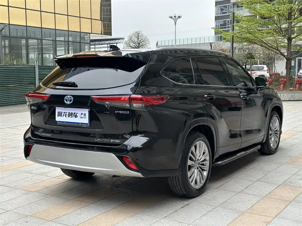 Toyota Highlander 2022 Dual Engine 2.5L 4WD Supreme Edition 7-Seater фото 6