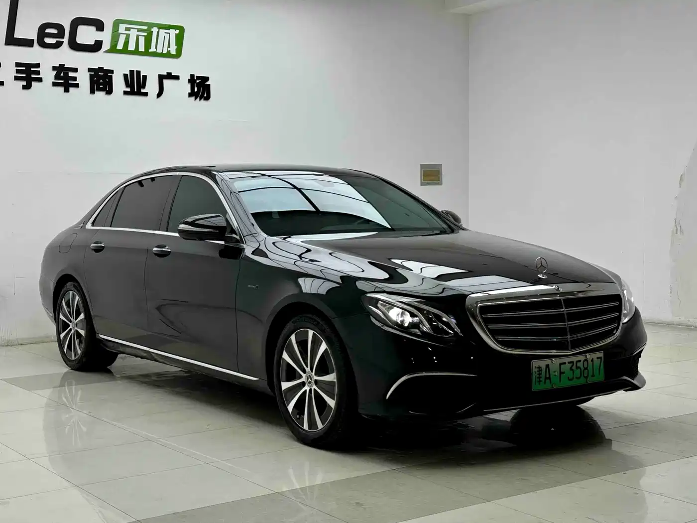 Mercedes-Benz E-Class New Energy 2020 E 300 e L фото 3