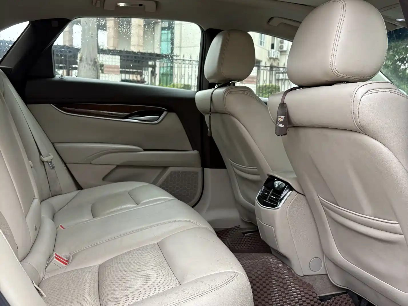 Photo 10 - Cadillac XTS