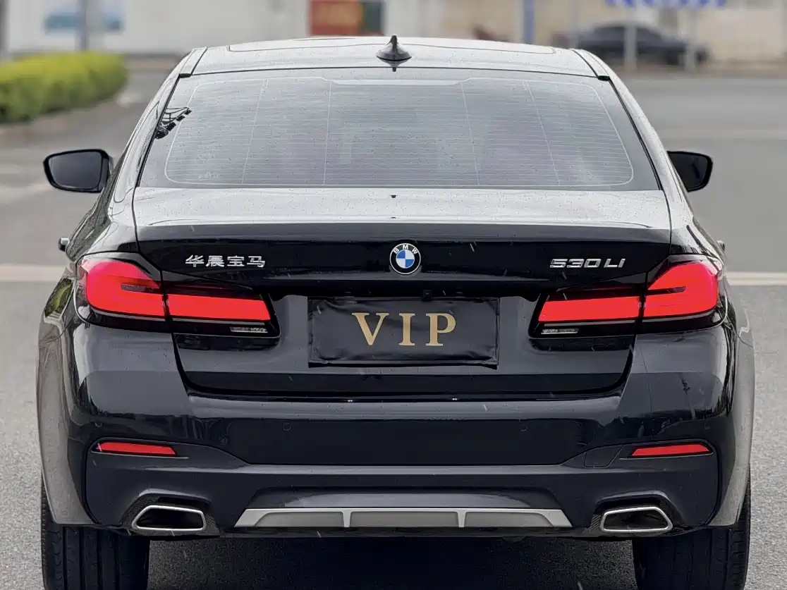 BMW 5 Series 2023 530Li Leading M Sport Package фото 16