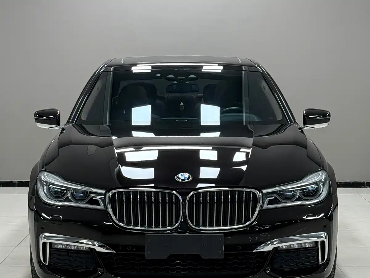 BMW 7 Series 2018 740Li xDrive Premium Type M Sport Package фото 2