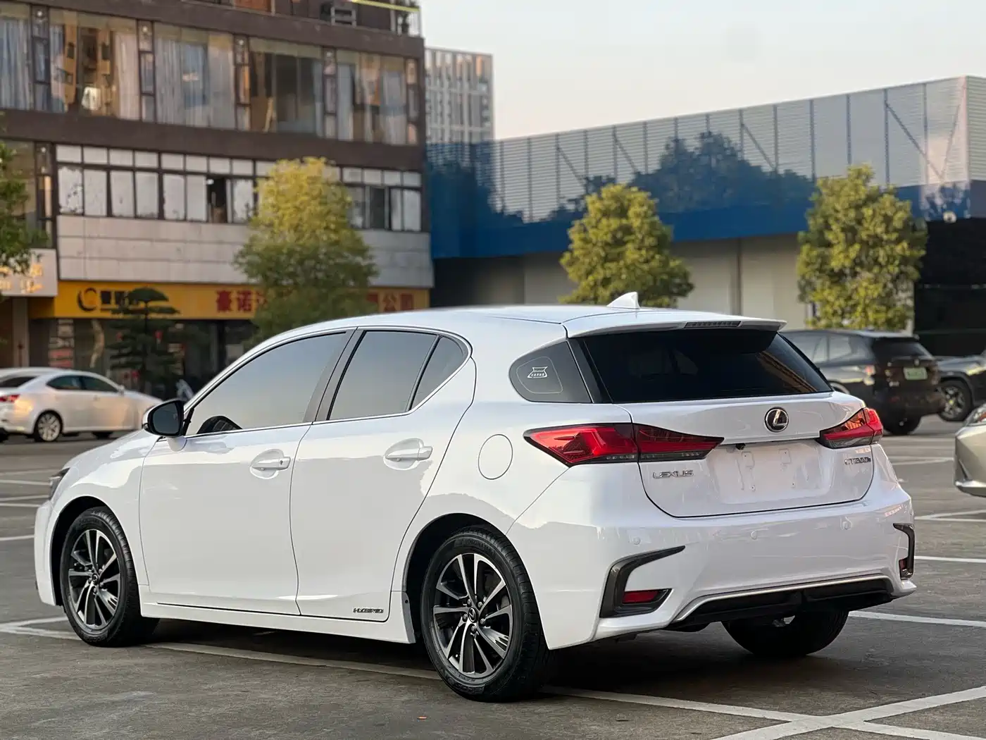 Lexus CT 2017 CT200h Elite Edition Monochrome China V фото 6