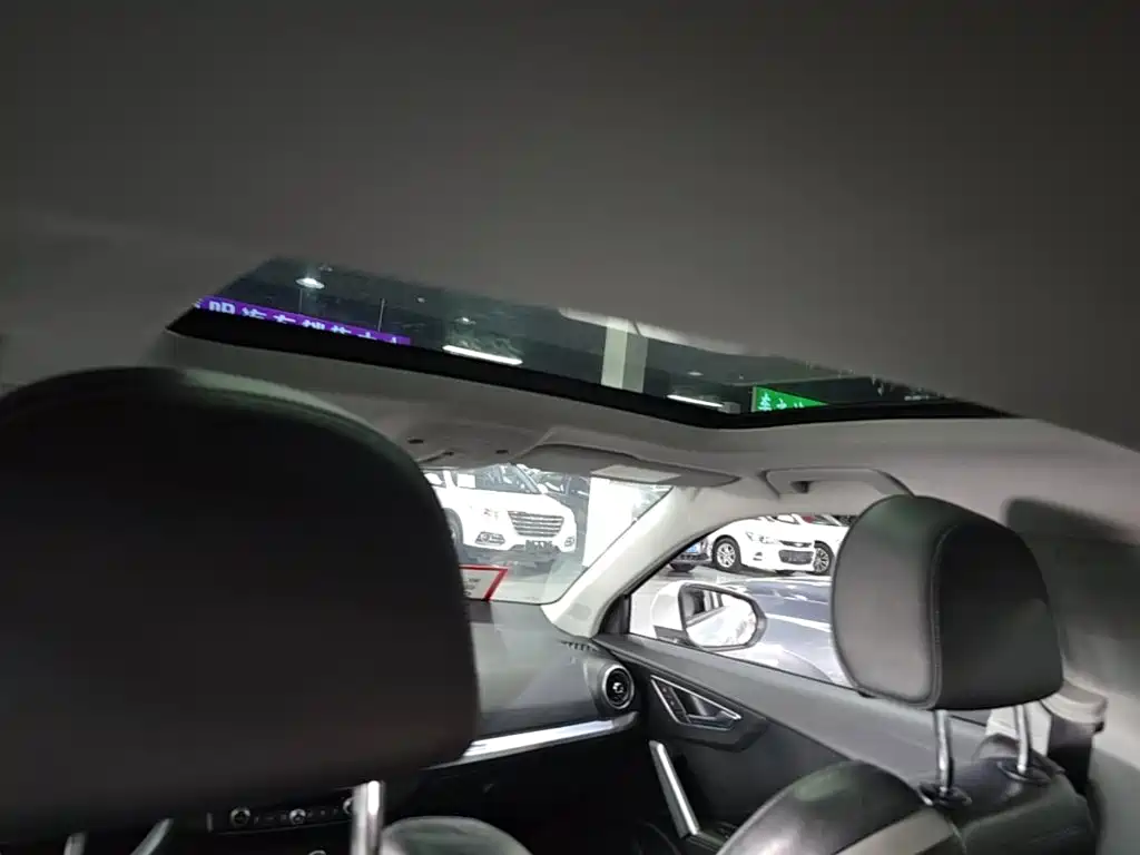 Photo 18 - Audi Q2L