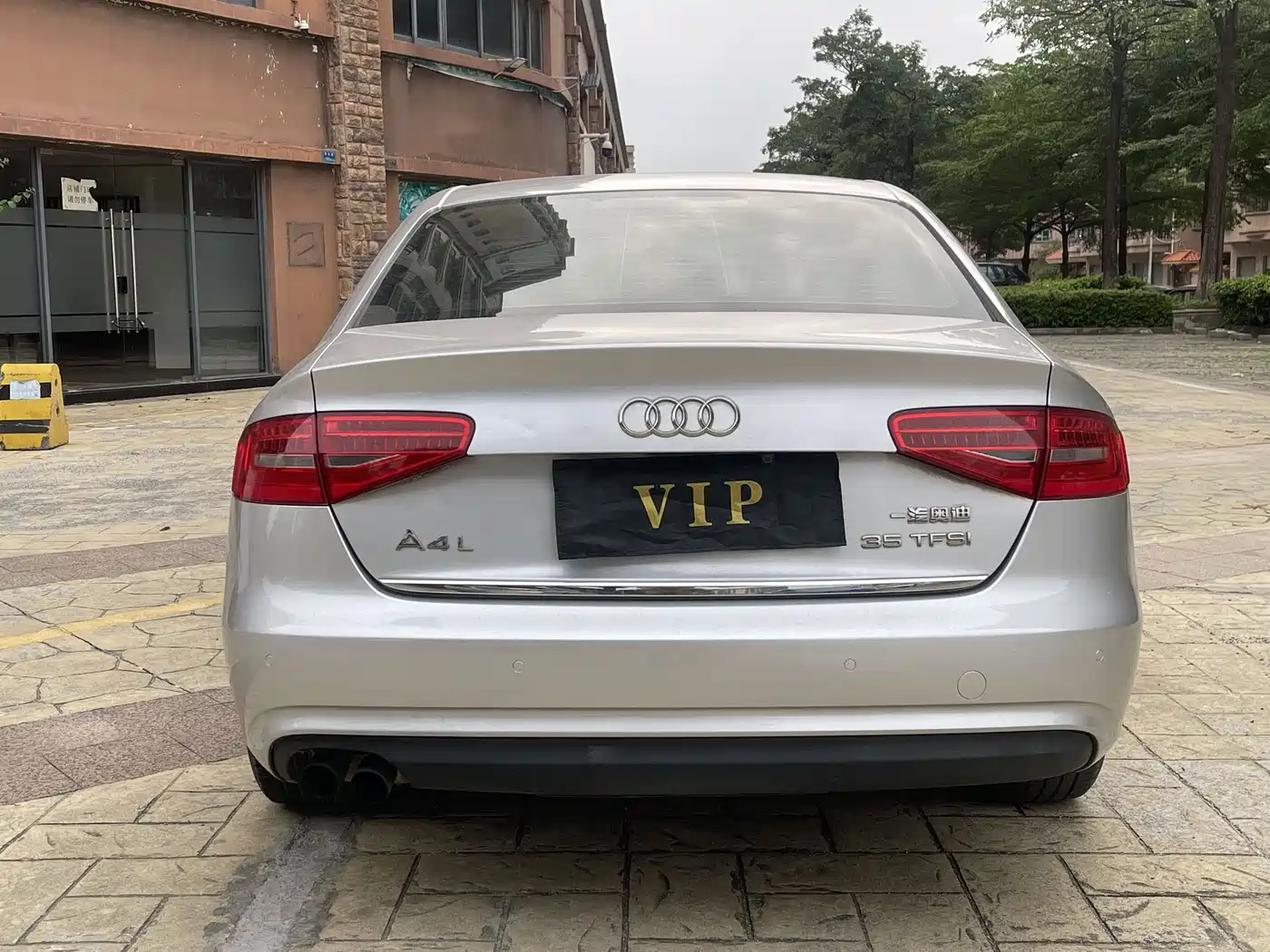 Audi A4L 2013 35 TFSI Automatic Standard фото 9
