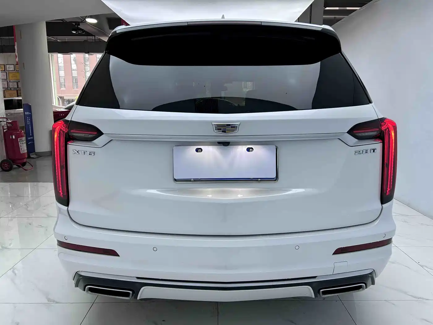 CADILLAC XT6