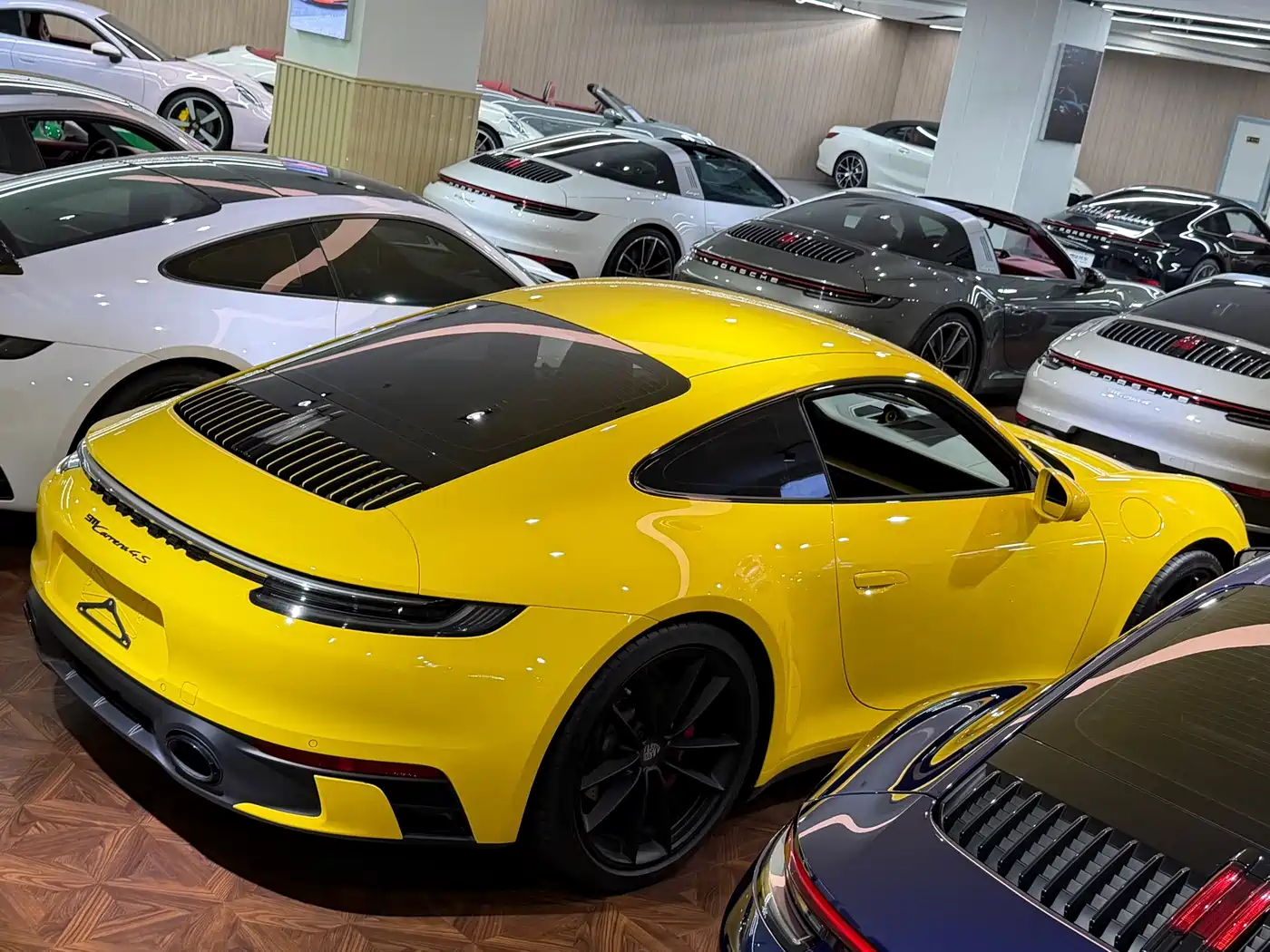 Porsche 911 2025 2023 Carrera 4S 3.0T