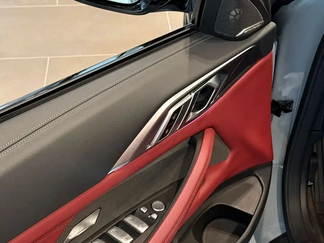 BMW 4 Series 2024 430i Convertible M Sport Shadow Edition фото 7
