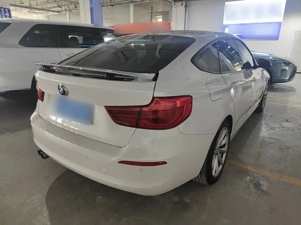 BMW 3 Series GT 2018 320i Fashion фото 7