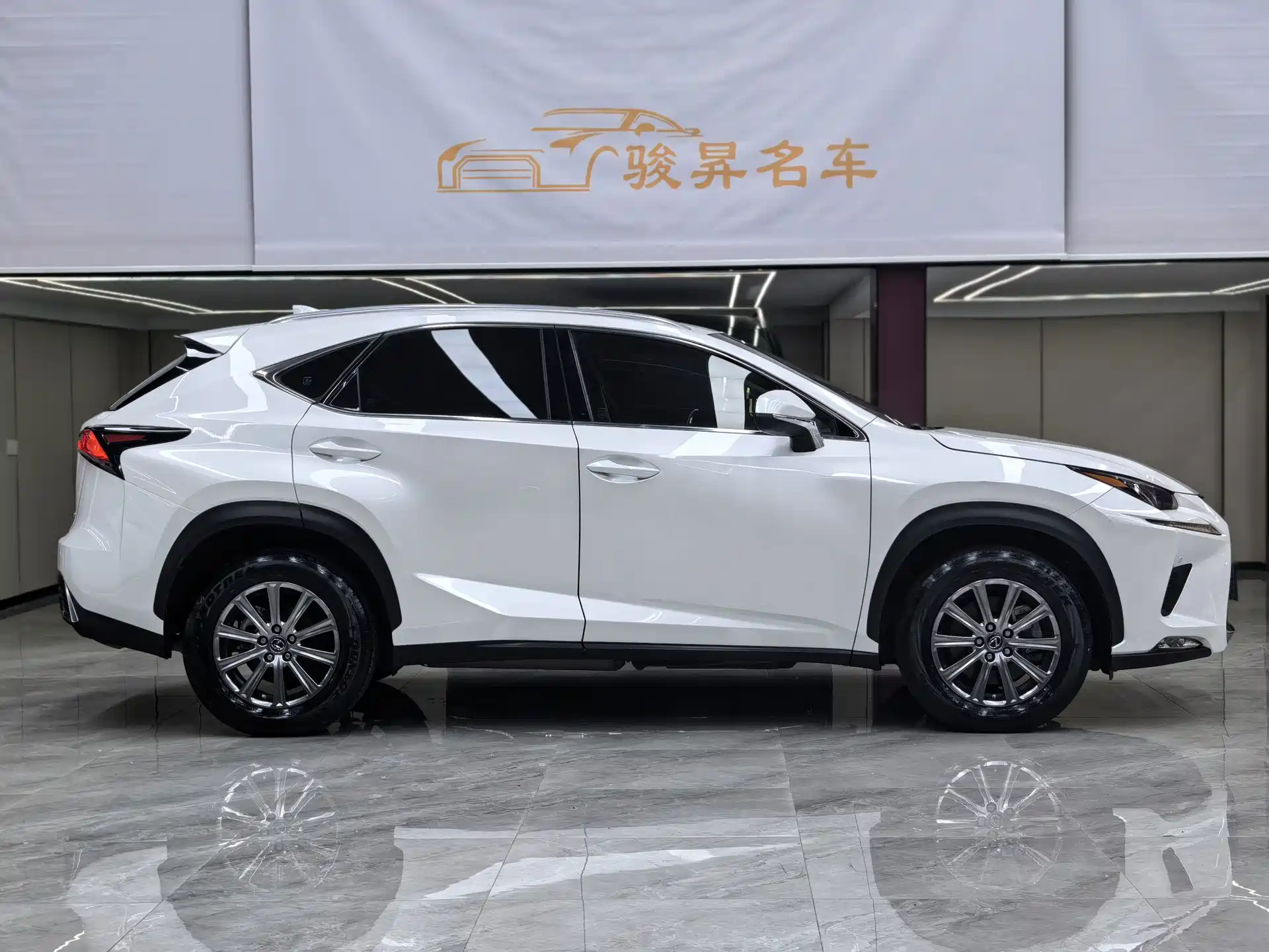 Фото 8 - Lexus NX
