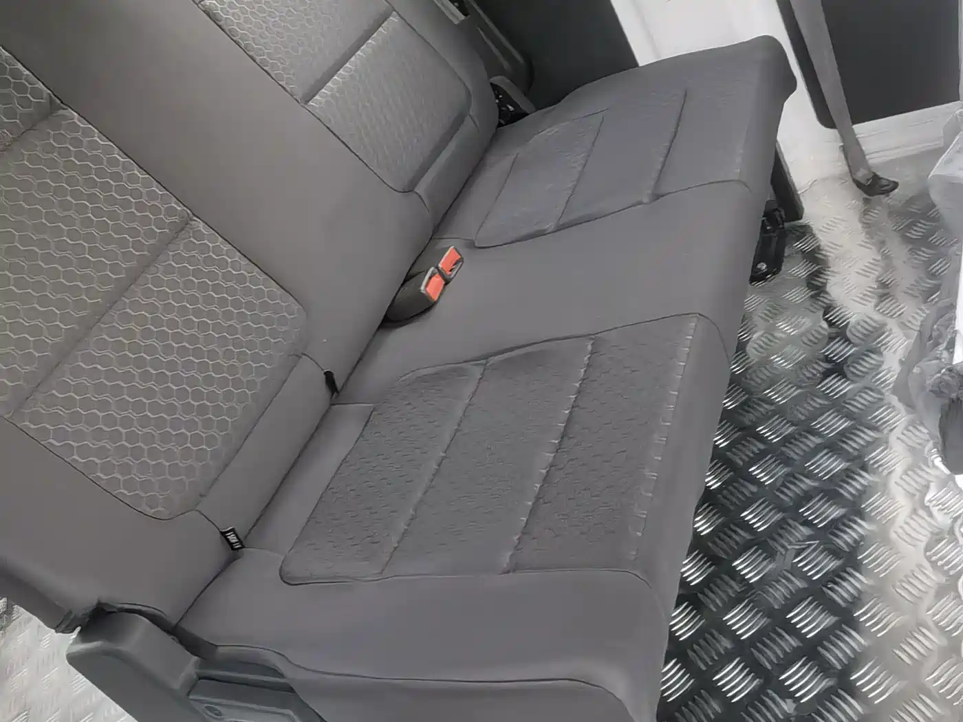 Changan Kaicheng Changan Ruixing EM60 2025 2025 Passenger Version Comfort 6-Seater 300km with Opposing Doors