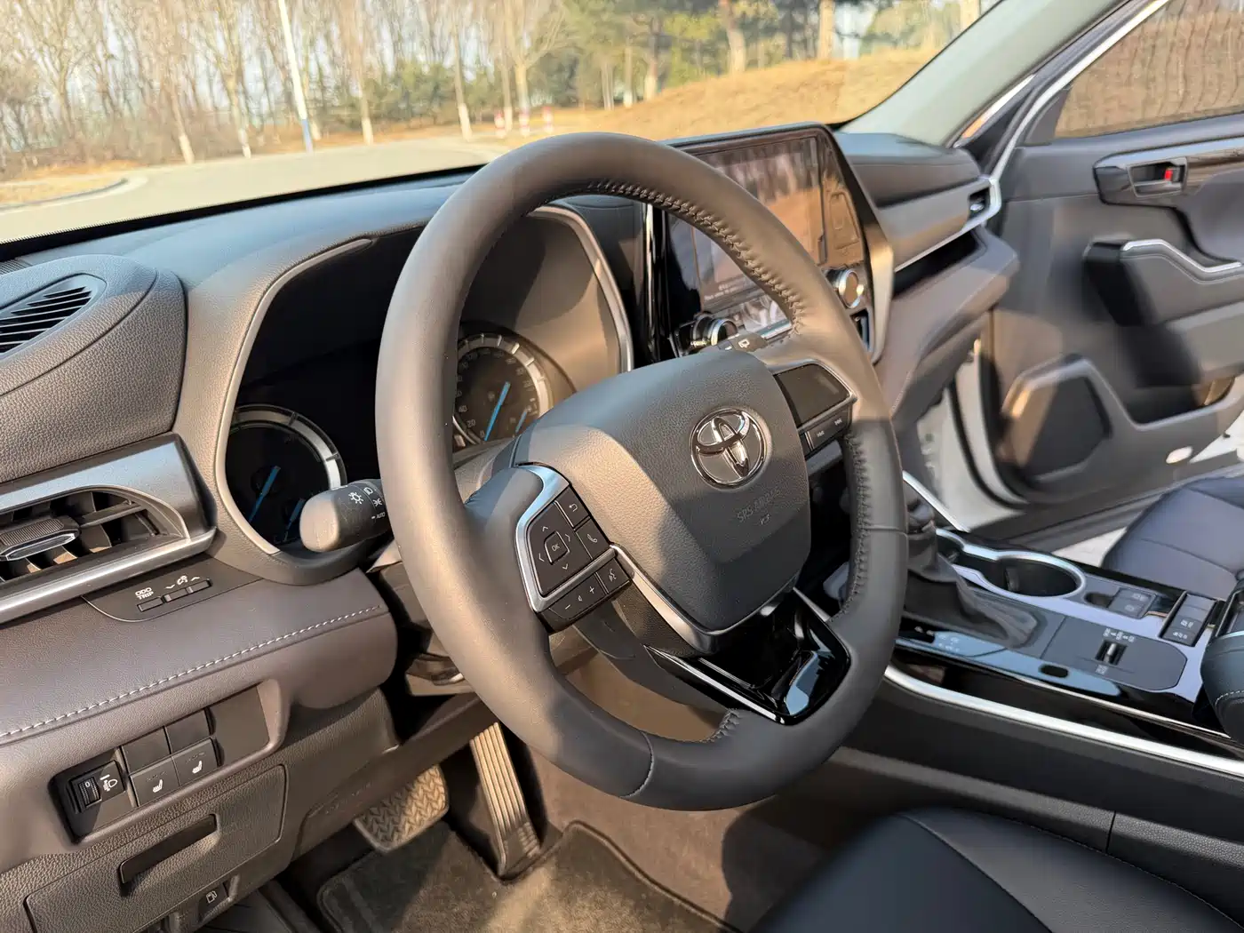 Toyota Highlander 2024 2.5L Smart Hybrid 2WD Elite 5-seater фото 13