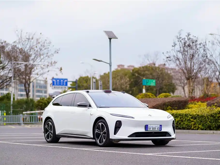 NIO NIO ET5T