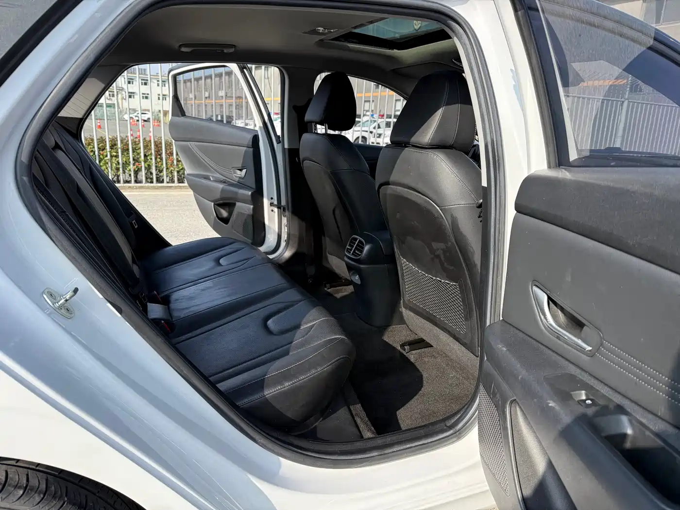 Hyundai Elantra 2021 1.5L CVT TOP Flagship Edition фото 8
