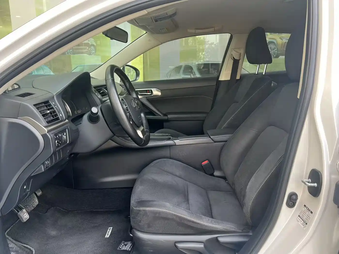 Lexus CT 2014 CT200h Comfort Monochrome фото 6