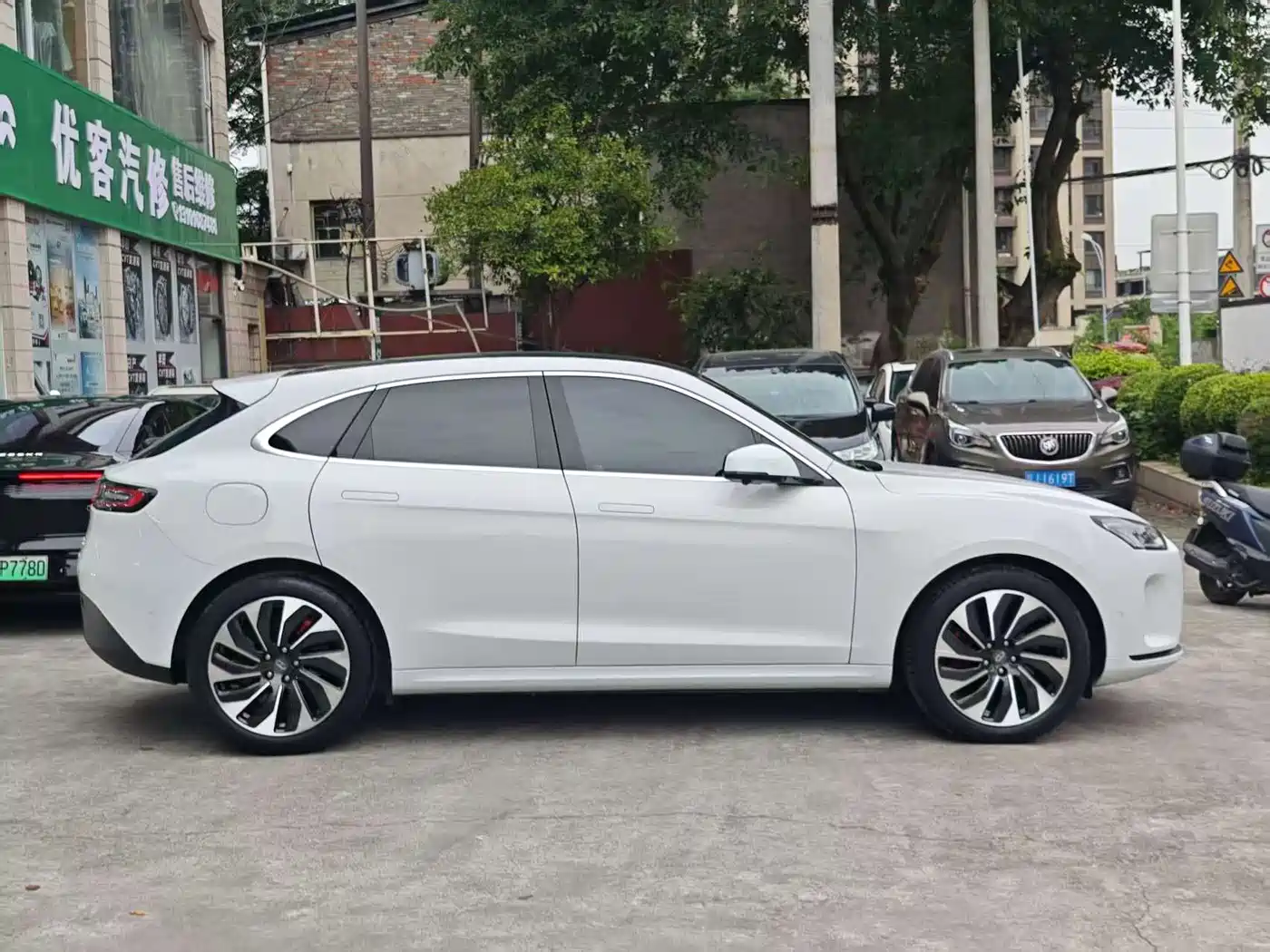 AITO Wenjie AITO M5 2022 Extended Range RWD Standard фото 7