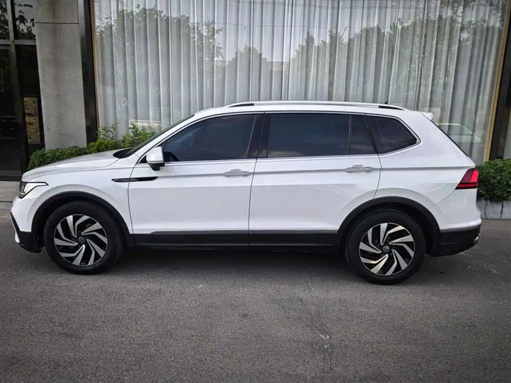 Volkswagen Tiguan L 2022 330TSI Automatic 2WD Smart Edition фото 4