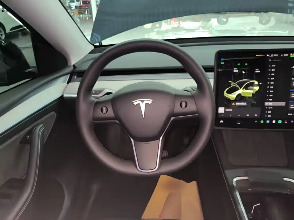 Фото 11 - Tesla Model Y