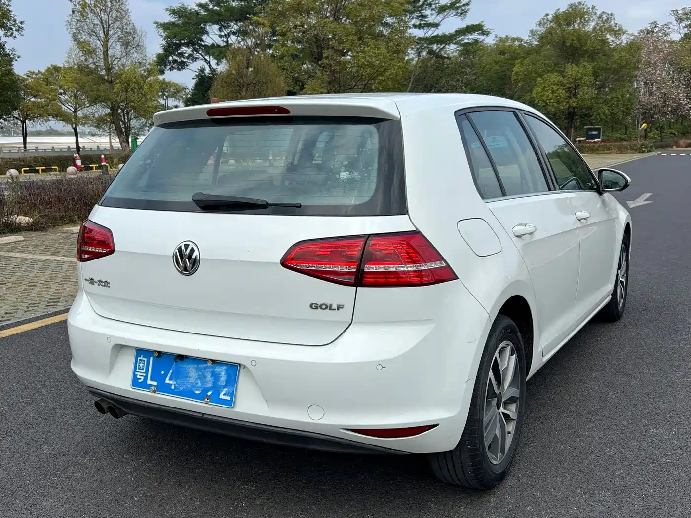 Volkswagen Golf 2016 230TSI Automatic Luxury фото 6