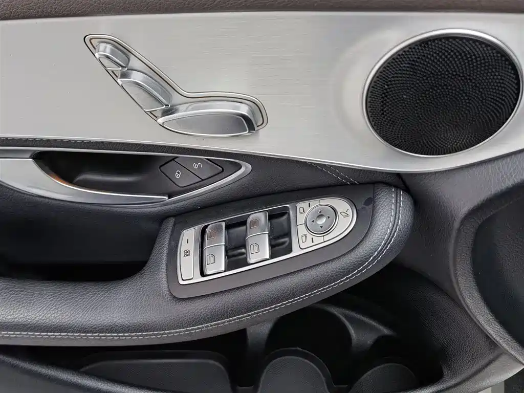 Mercedes-Benz GLC 2018 Facelift GLC 200 4MATIC фото 9