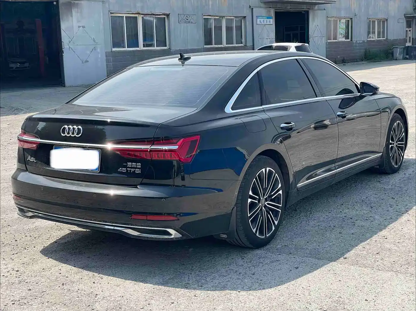 Audi A6L 2024 45 TFSI Premium Elegance фото 3