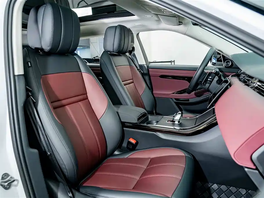Land Rover Range Rover Evoque 2026 Range Rover Evoque L SE фото 19