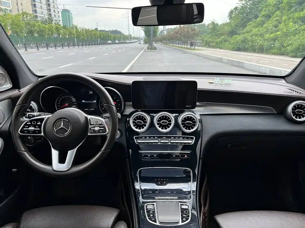 Mercedes-Benz GLC 2020 Facelift GLC 260 L 4MATIC Dynamic фото 11