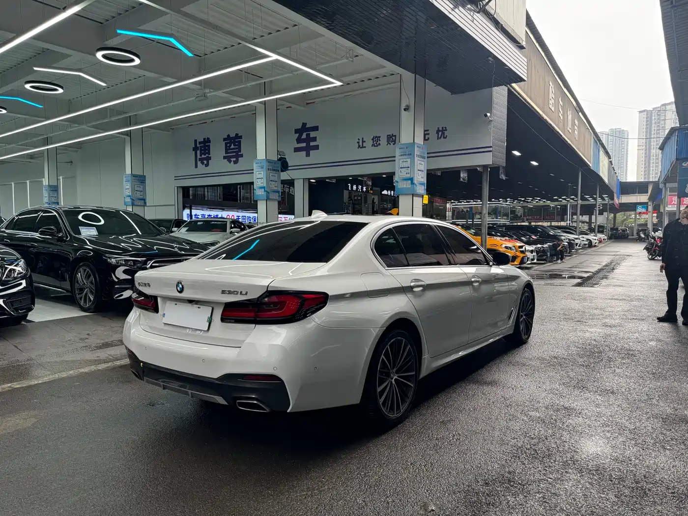 BMW 5 Series 2021 530Li Leading M Sport Package фото 17