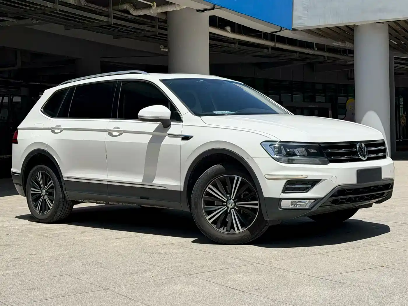 Volkswagen Tiguan L 2019 Facelift 330TSI Auto 2WD Panorama Comfort China VI фото 3