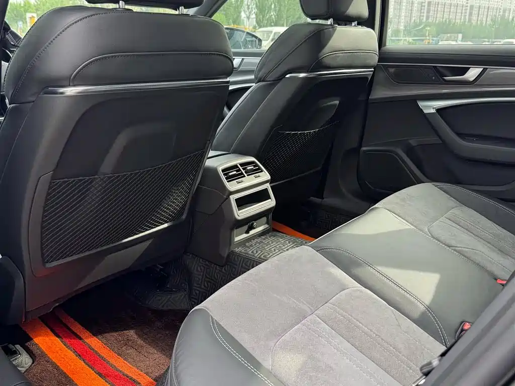 Audi A6L 2021 40 TFSI Luxury Sport фото 11